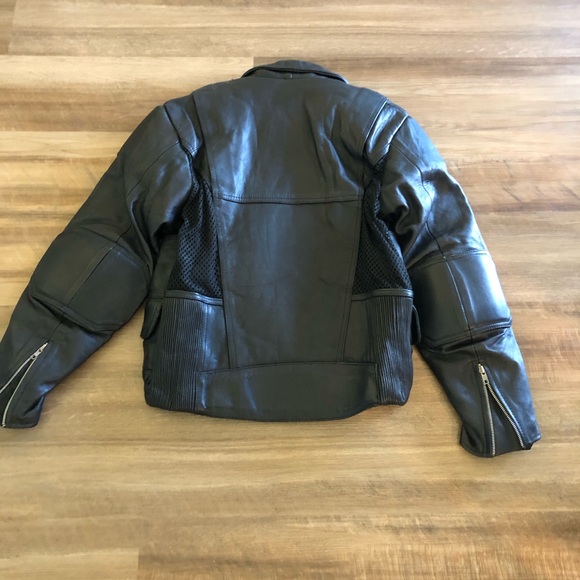 🎉Host Pick🎉 Men’s Black Leather with Mesh Vented Motorcycle Jacket Size 38 - Picture 6 of 13